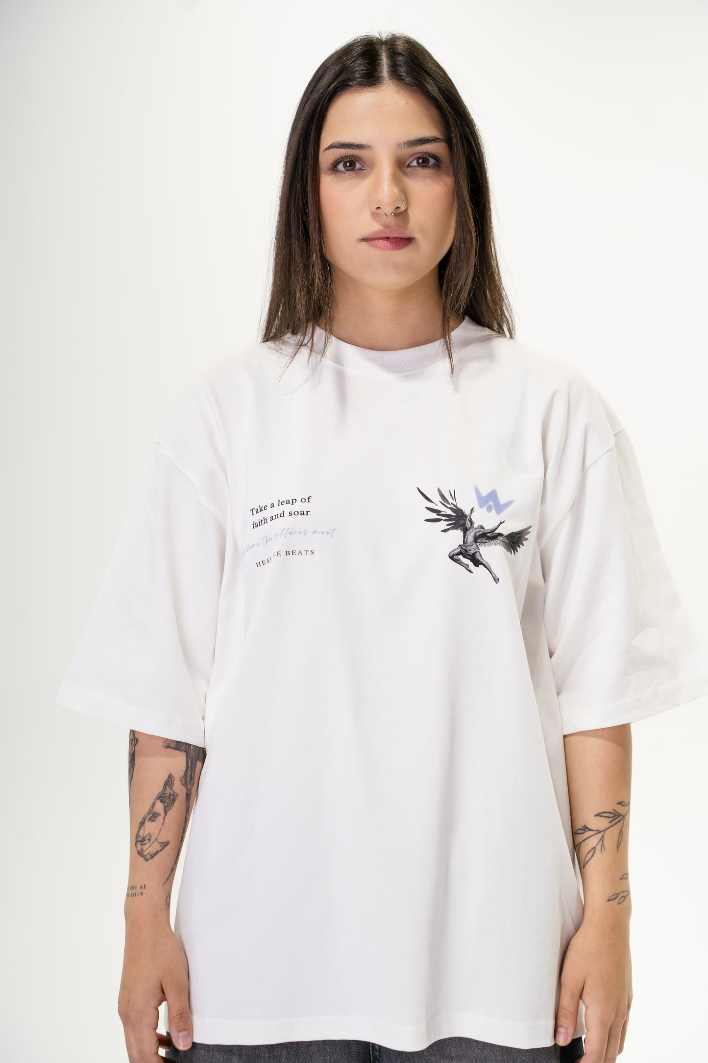 "Leap the W" Camieta Oversize